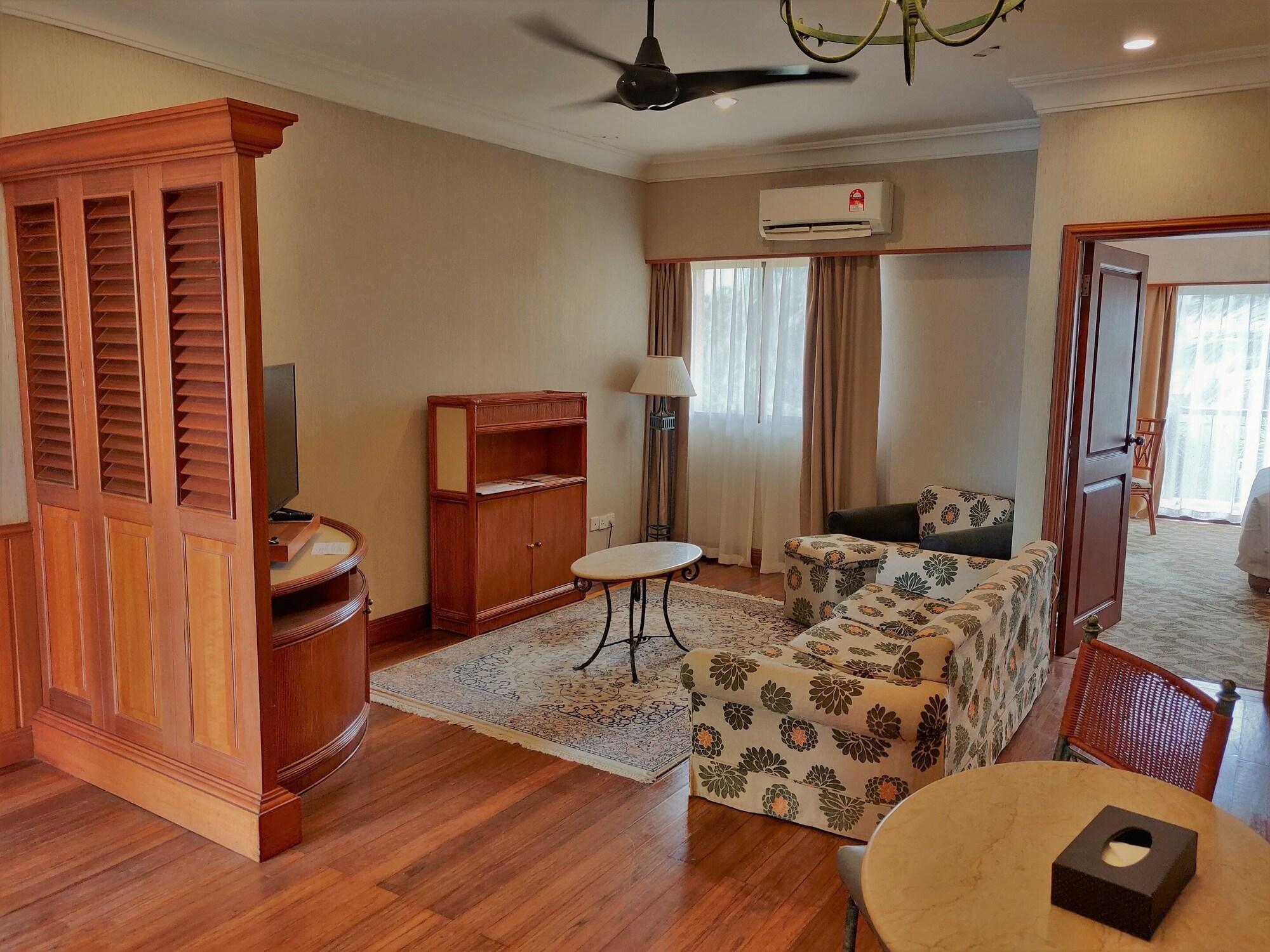 Tiara Labuan Hotel Kültér fotó