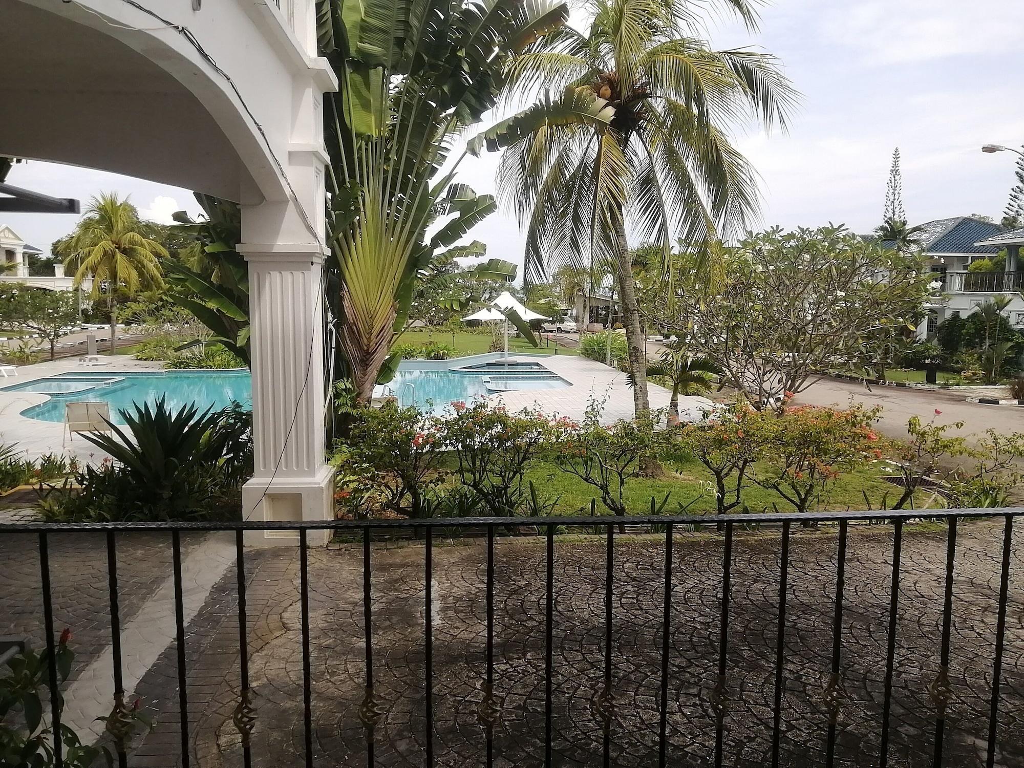 Tiara Labuan Hotel Kültér fotó