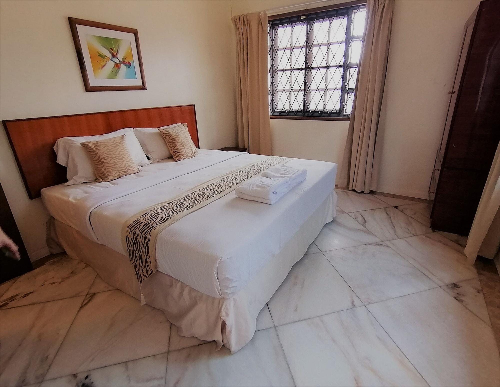 Tiara Labuan Hotel Kültér fotó