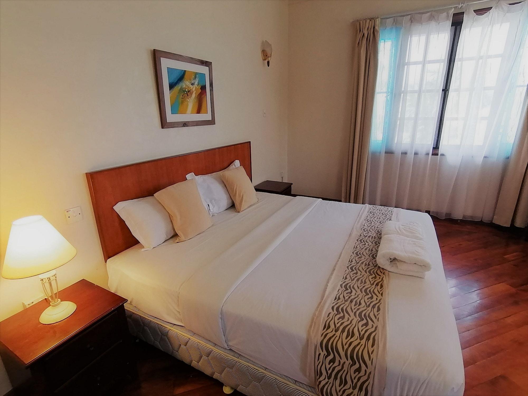 Tiara Labuan Hotel Kültér fotó
