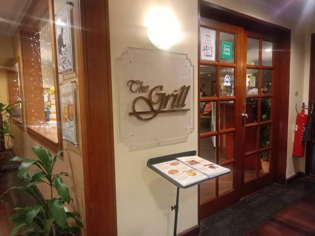 Tiara Labuan Hotel Kültér fotó