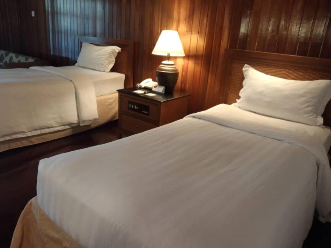 Tiara Labuan Hotel Kültér fotó