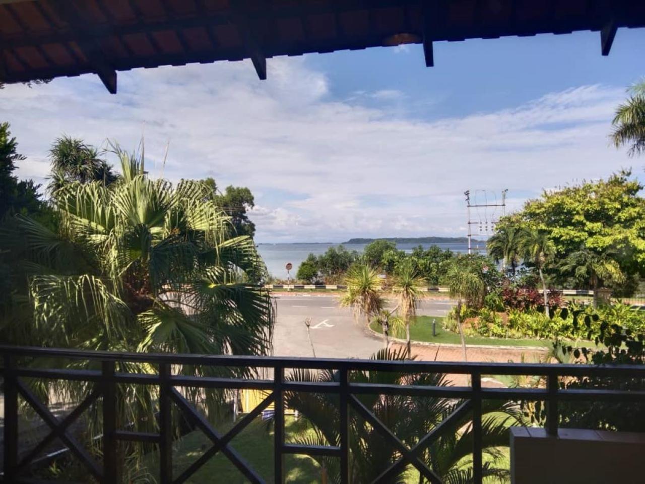 Tiara Labuan Hotel Kültér fotó