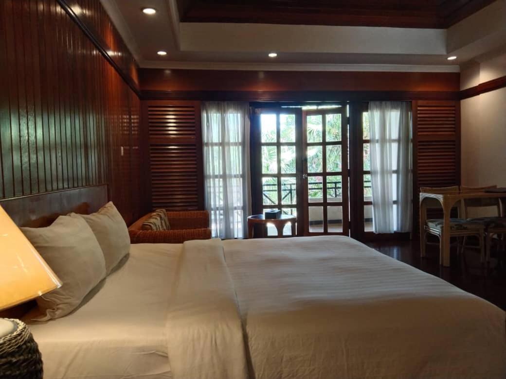 Tiara Labuan Hotel Kültér fotó
